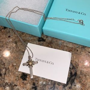 Beautiful TIFFANY & Co. 925 750 signature cross pendant necklace